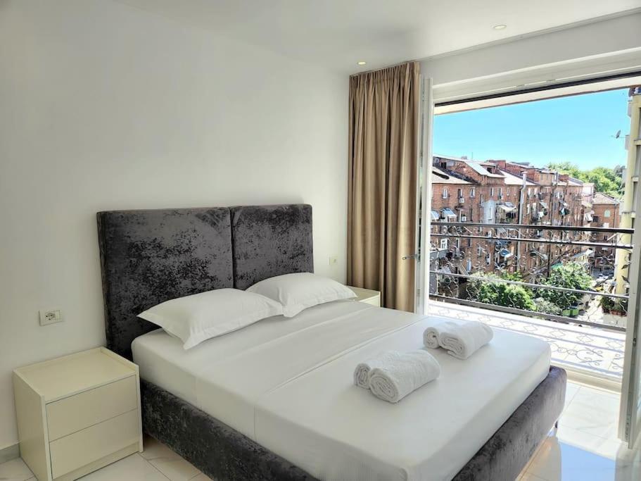 Tirana City Center Penthouse Oasis Exteriör bild